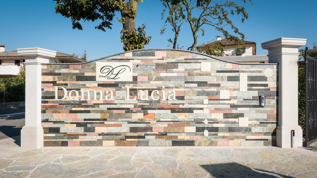 Donna Lucia 4*