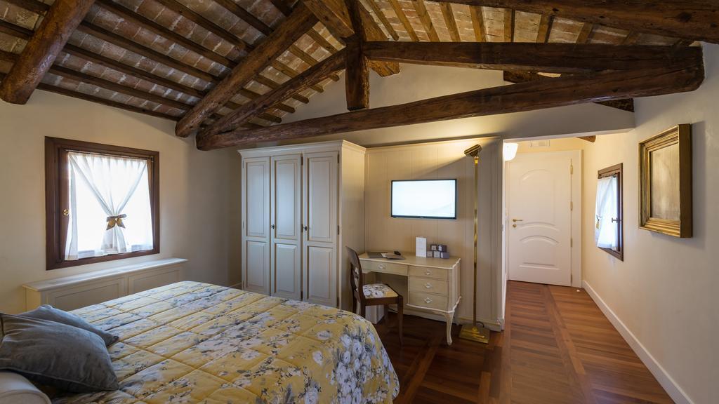 Hotel Donna Lucia 4*
